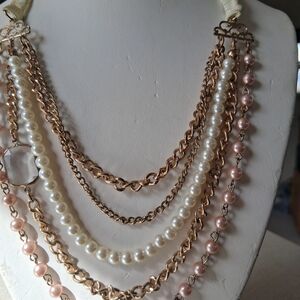Elegant Pearl and Gold Chain Necklace